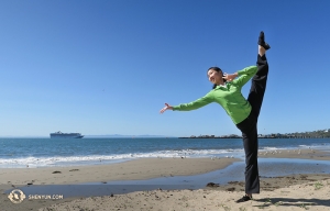 Principal Dancer Elsie Shi on the beach in Santa Barbara. (Photo by dancer Hannah Rao)
