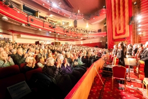 Shen Yun a susținut de asemenea spectacole la Oxford's New Theatre ca parte a turneului din 10 orașe ale Regatului Unit, de anul acesta.
